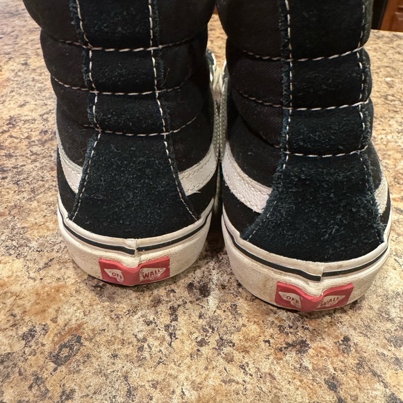 Black & White sk8 hi Vans - Picture 3 of 7